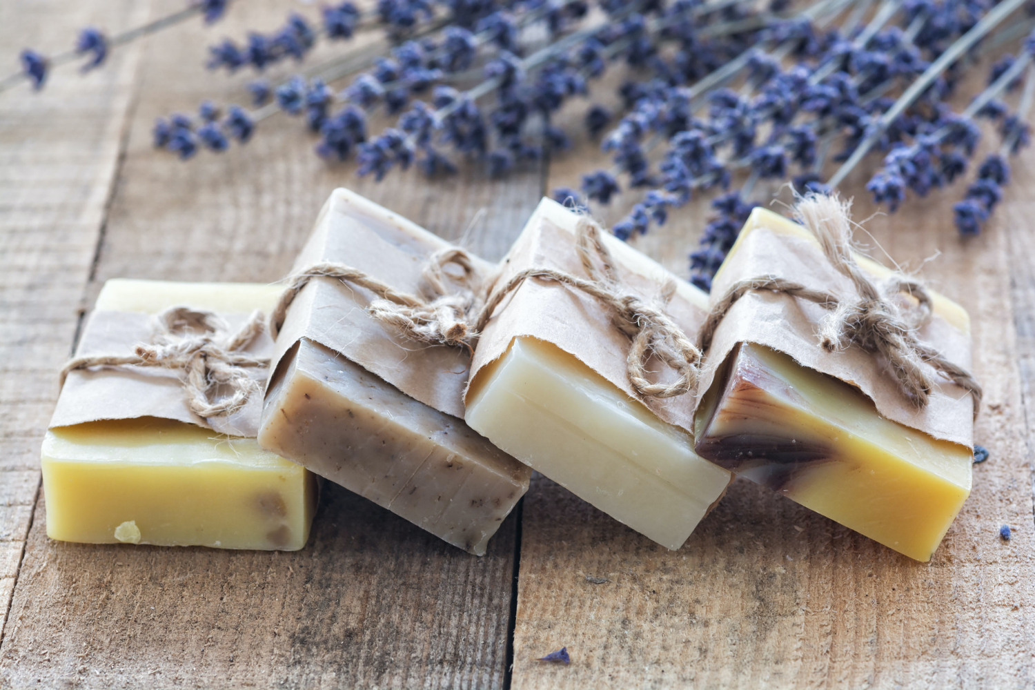 Come si prepara il sapone per la casa naturale al 100% nella tua cucina?